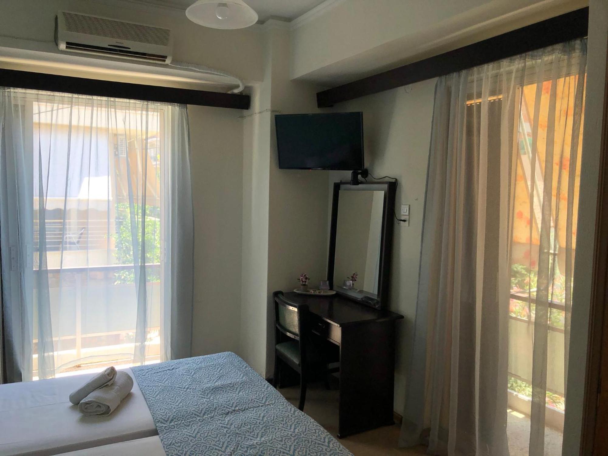 Kekrops Hotel Loutra Aidhipsou Exteriör bild