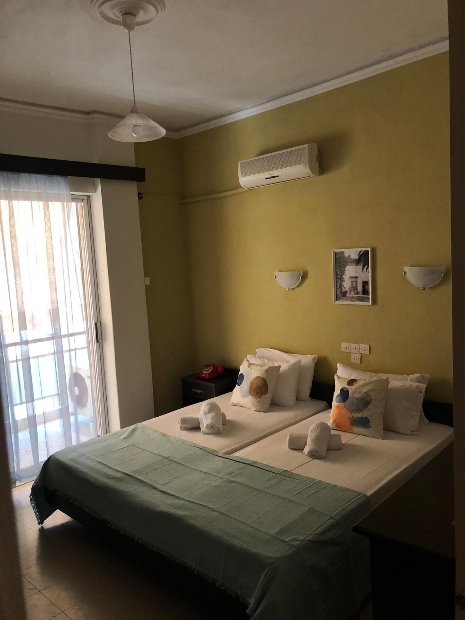 Kekrops Hotel Loutra Aidhipsou Exteriör bild